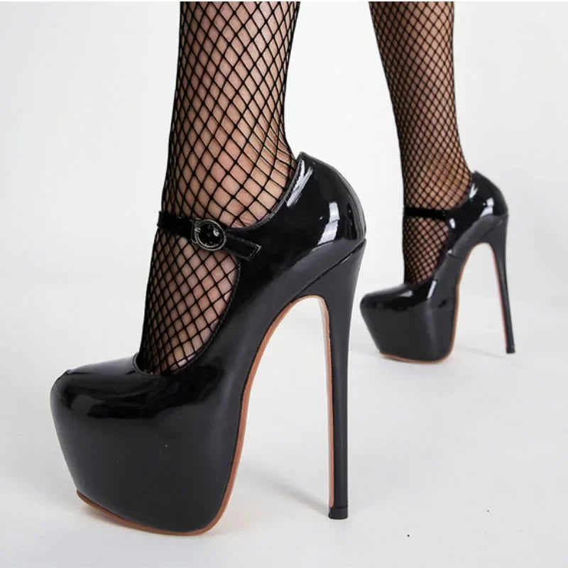 Superhohe High Heels 17 cm für Damen - Plateau-Pumps aus schwarzem und rotem Lackleder, Frühling Herbst