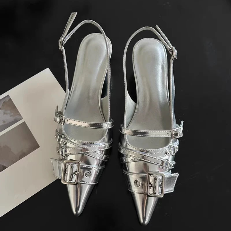 Elegante Sandaletten mit Absatz für Damen – sexy spitzer Zehenbereich und modische Schnalle