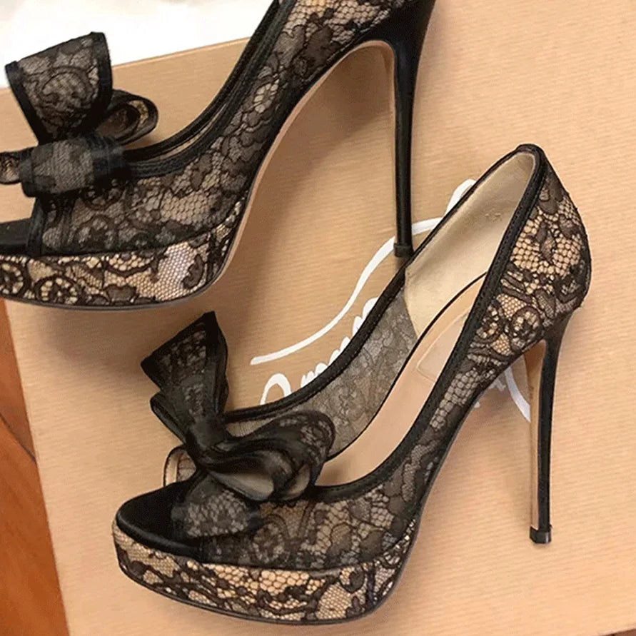 Sexy schwarze Spitzen-Peep-Toe-Sandalen für Damen – Sommer 2025, atmungsaktives Mesh, Schmetterlingsschleife und High Heels