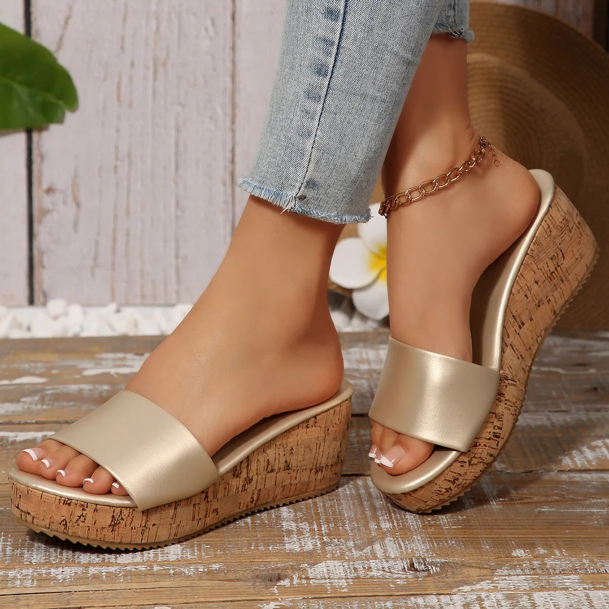 Damen-Keilsandalen für den Sommer - Plateau, offene Spitze, modische High Heels