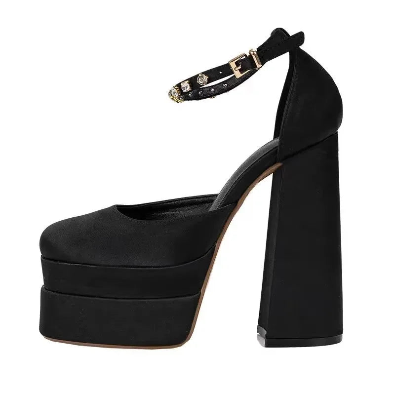 Brautschuhe für Frauen - sexy hohe Blockabsätze mit Plateau und Schnalle